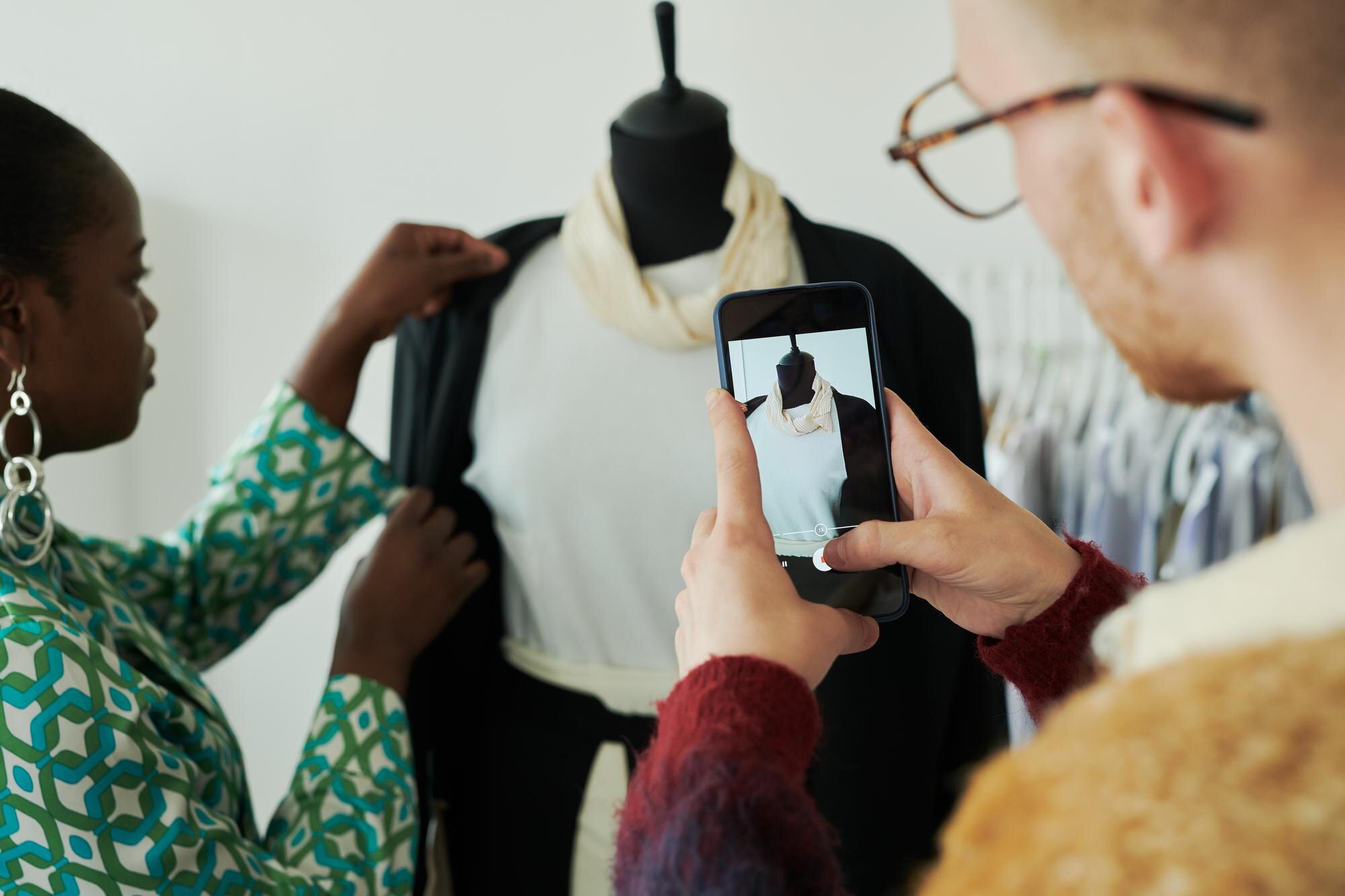  Live Clothing Auctions online